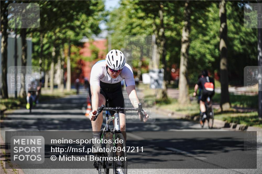 09.08.2026 - GEWOBA Citytriathlon Bremen Michael Burmester http://msf.ph/oto/9947211 09.08.2026 12:16:00 Radfahren 611, 730, 874, 875, 879, 880, 883, 983, 1133 meine-sportfotos.de