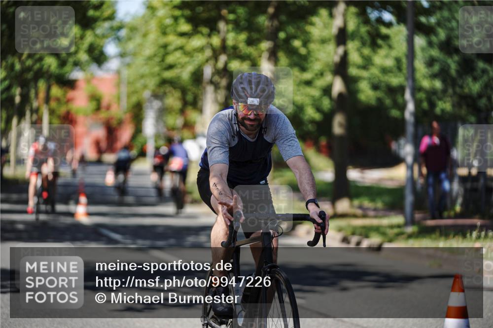 09.08.2026 - GEWOBA Citytriathlon Bremen Michael Burmester http://msf.ph/oto/9947226 09.08.2026 12:16:14 Radfahren 564, 611, 716, 726, 775, 855, 914, 955, 1117 meine-sportfotos.de