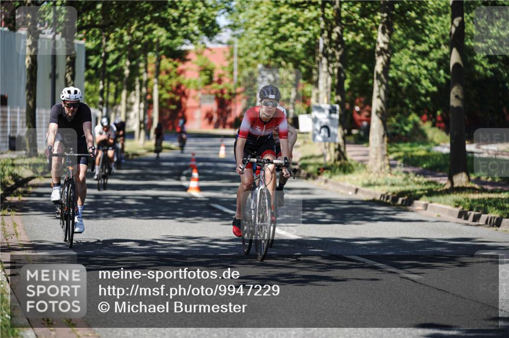 09.08.2026 - GEWOBA Citytriathlon Bremen Michael Burmester http://msf.ph/oto/9947229 09.08.2026 12:16:16 Radfahren 564, 580, 611, 716, 726, 775, 855, 914, 955, 1117 meine-sportfotos.de