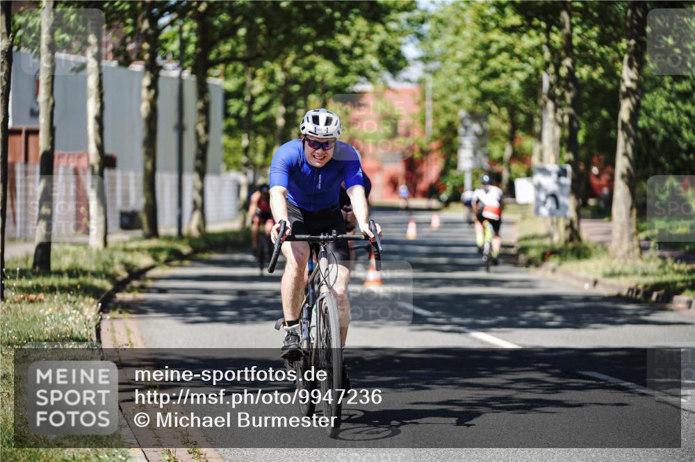 09.08.2026 - GEWOBA Citytriathlon Bremen Michael Burmester http://msf.ph/oto/9947236 09.08.2026 12:16:19 Radfahren 564, 580, 716, 726, 775, 855, 914, 955, 1013, 1117 meine-sportfotos.de