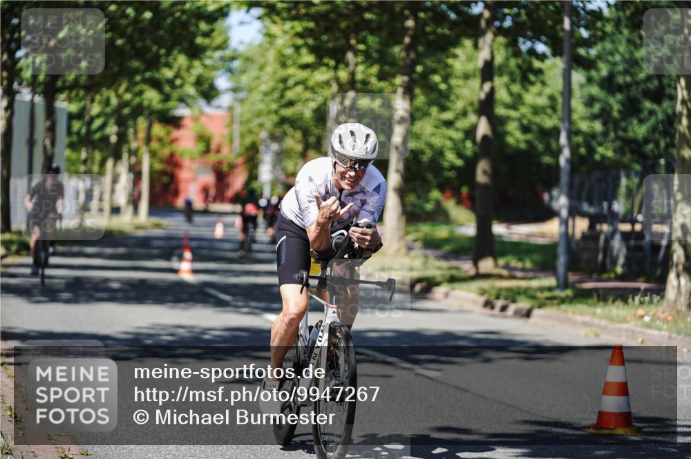 09.08.2026 - GEWOBA Citytriathlon Bremen Michael Burmester http://msf.ph/oto/9947267 09.08.2026 12:16:42 Radfahren 648, 804, 846, 918, 1138 meine-sportfotos.de