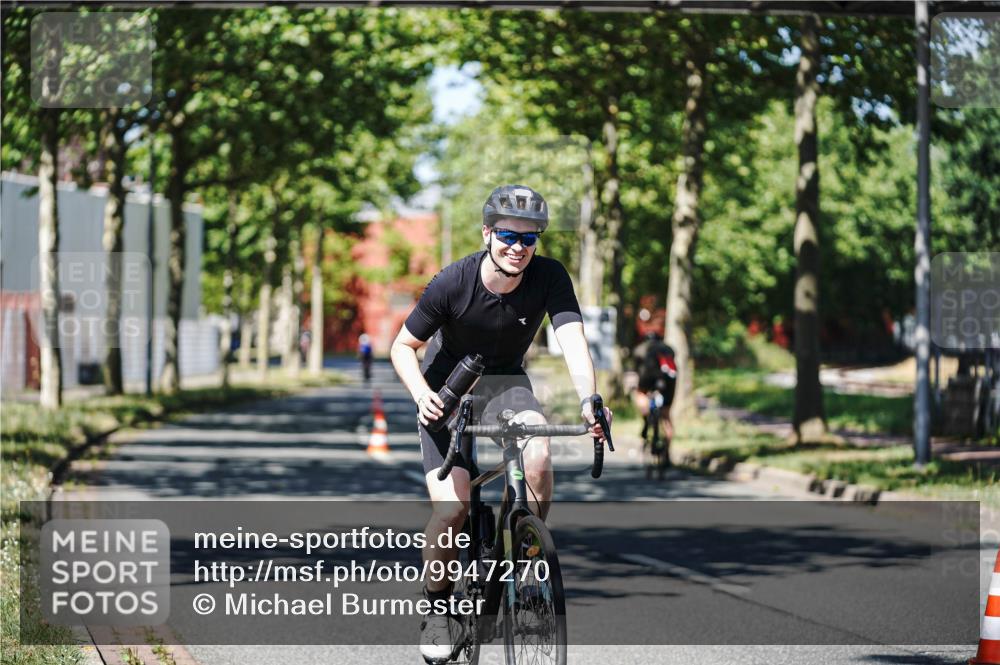 09.08.2026 - GEWOBA Citytriathlon Bremen Michael Burmester http://msf.ph/oto/9947270 09.08.2026 12:16:44 Radfahren 555, 648, 804, 846, 895, 918, 1138 meine-sportfotos.de