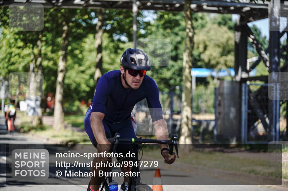 09.08.2026 - GEWOBA Citytriathlon Bremen Michael Burmester http://msf.ph/oto/9947279 09.08.2026 12:16:59 Radfahren 555, 627, 673, 895, 932, 1130 meine-sportfotos.de