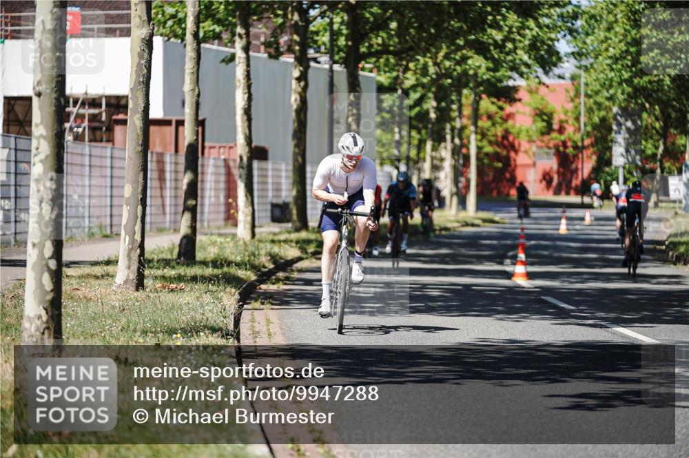 09.08.2026 - GEWOBA Citytriathlon Bremen Michael Burmester http://msf.ph/oto/9947288 09.08.2026 12:17:16 Radfahren 552, 565, 600, 778, 932, 1143, 1158 meine-sportfotos.de