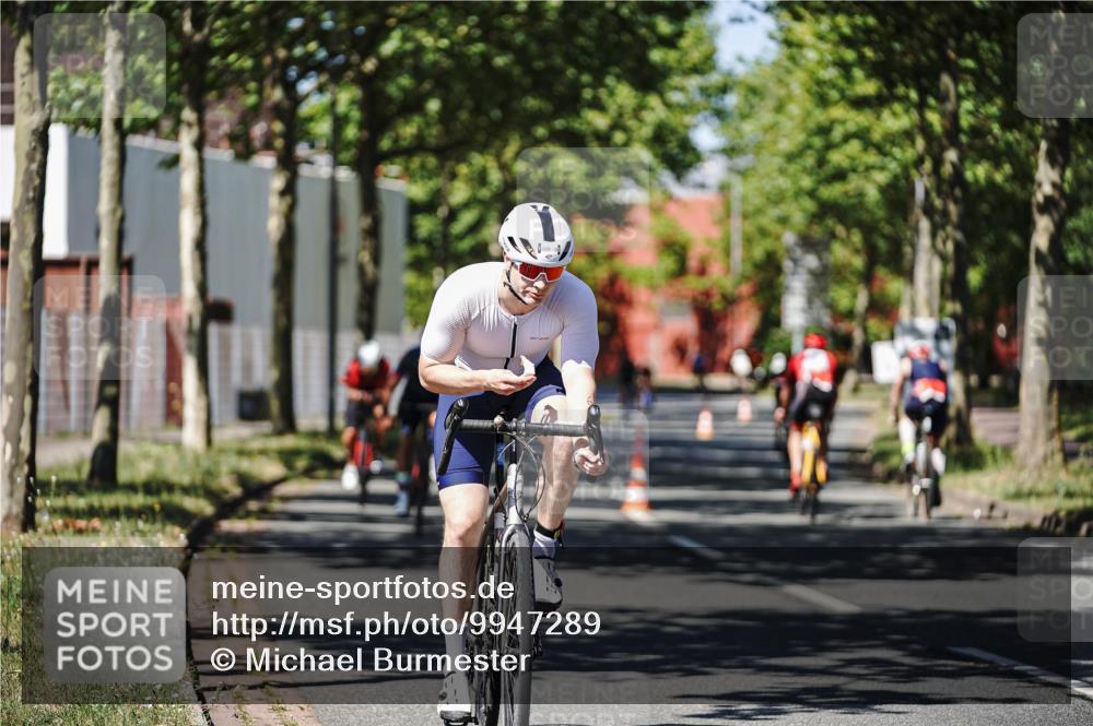 09.08.2026 - GEWOBA Citytriathlon Bremen Michael Burmester http://msf.ph/oto/9947289 09.08.2026 12:17:17 Radfahren 552, 565, 600, 778, 1143, 1158 meine-sportfotos.de