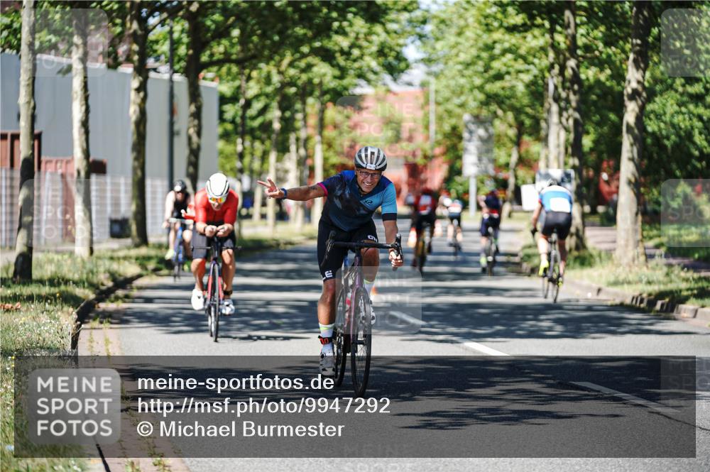 09.08.2026 - GEWOBA Citytriathlon Bremen Michael Burmester http://msf.ph/oto/9947292 09.08.2026 12:17:18 Radfahren 552, 565, 600, 653, 778, 1143, 1158 meine-sportfotos.de
