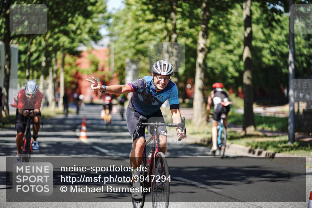 09.08.2026 - GEWOBA Citytriathlon Bremen Michael Burmester http://msf.ph/oto/9947294 09.08.2026 12:17:19 Radfahren 552, 565, 598, 600, 653, 778, 807, 1143, 1158 meine-sportfotos.de
