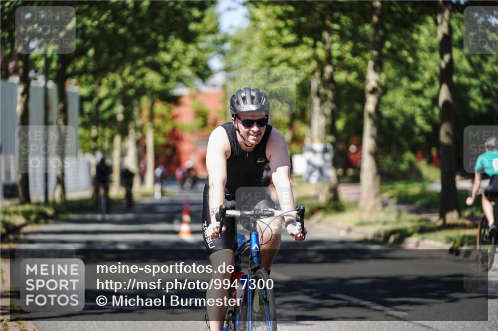 09.08.2026 - GEWOBA Citytriathlon Bremen Michael Burmester http://msf.ph/oto/9947300 09.08.2026 12:17:22 Radfahren 552, 565, 598, 600, 653, 778, 807, 1143, 1158 meine-sportfotos.de