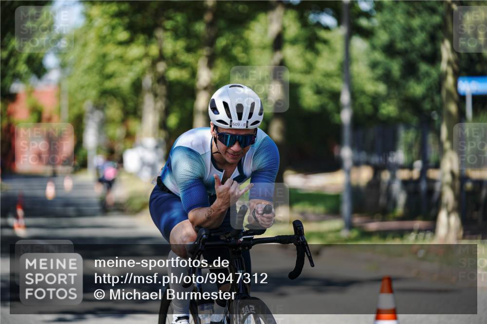 09.08.2026 - GEWOBA Citytriathlon Bremen Michael Burmester http://msf.ph/oto/9947312 09.08.2026 12:17:30 Radfahren 565, 579, 598, 609, 650, 653, 758, 778, 784, 807 meine-sportfotos.de