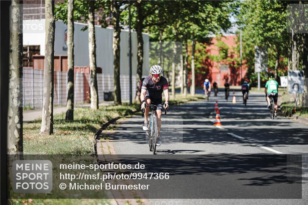 09.08.2026 - GEWOBA Citytriathlon Bremen Michael Burmester http://msf.ph/oto/9947366 09.08.2026 12:18:22 Radfahren 826, 872, 970, 1003 meine-sportfotos.de