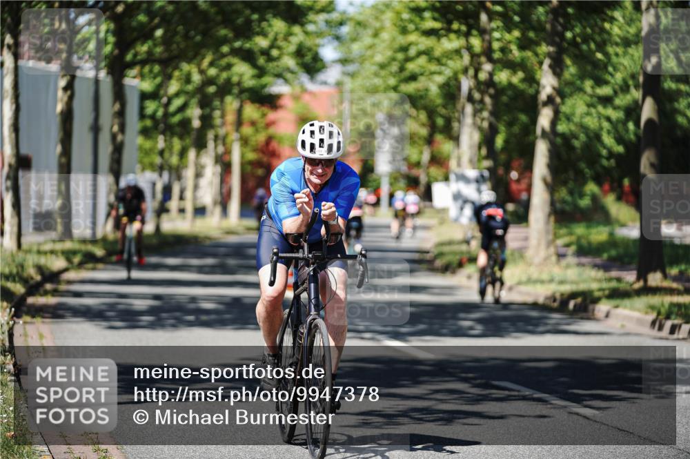09.08.2026 - GEWOBA Citytriathlon Bremen Michael Burmester http://msf.ph/oto/9947378 09.08.2026 12:18:30 Radfahren 814, 826, 864, 872, 970, 1003 meine-sportfotos.de