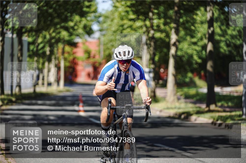 09.08.2026 - GEWOBA Citytriathlon Bremen Michael Burmester http://msf.ph/oto/9947389 09.08.2026 12:18:38 Radfahren 756, 814, 864, 970, 1119 meine-sportfotos.de