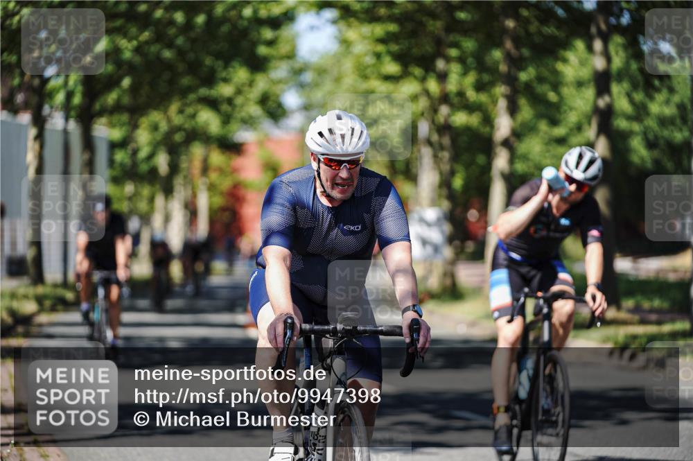 09.08.2026 - GEWOBA Citytriathlon Bremen Michael Burmester http://msf.ph/oto/9947398 09.08.2026 12:20:02 Radfahren 595, 625, 757, 788, 798, 817, 838, 923, 935, 1017, 1129 meine-sportfotos.de