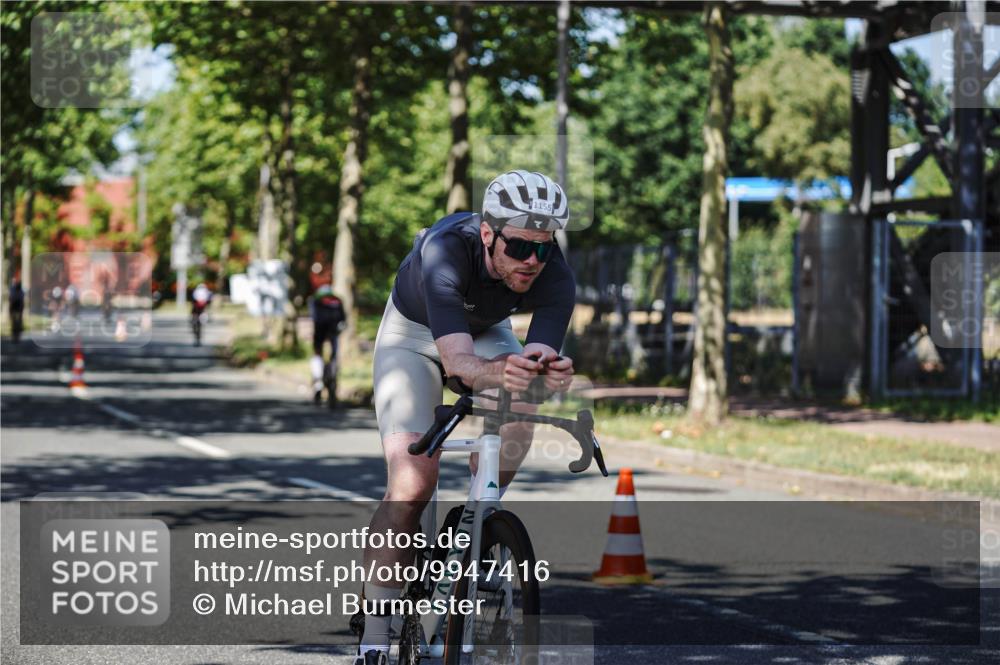 09.08.2026 - GEWOBA Citytriathlon Bremen Michael Burmester http://msf.ph/oto/9947416 09.08.2026 12:20:14 Radfahren 595, 625, 693, 757, 762, 763, 788, 790, 798, 823, 838, 935, 1017, 1113, 1155 meine-sportfotos.de