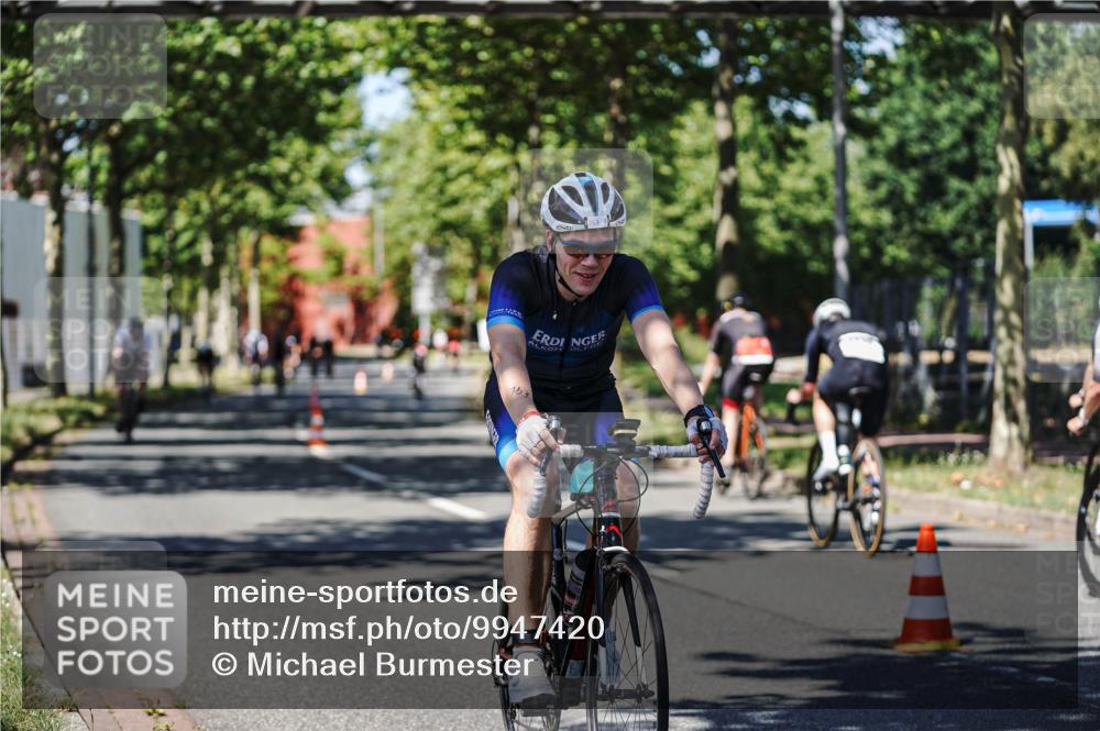 09.08.2026 - GEWOBA Citytriathlon Bremen Michael Burmester http://msf.ph/oto/9947420 09.08.2026 12:20:17 Radfahren 595, 693, 757, 762, 763, 788, 790, 792, 816, 823, 844, 897, 935, 1017, 1020, 1113, 1155 meine-sportfotos.de