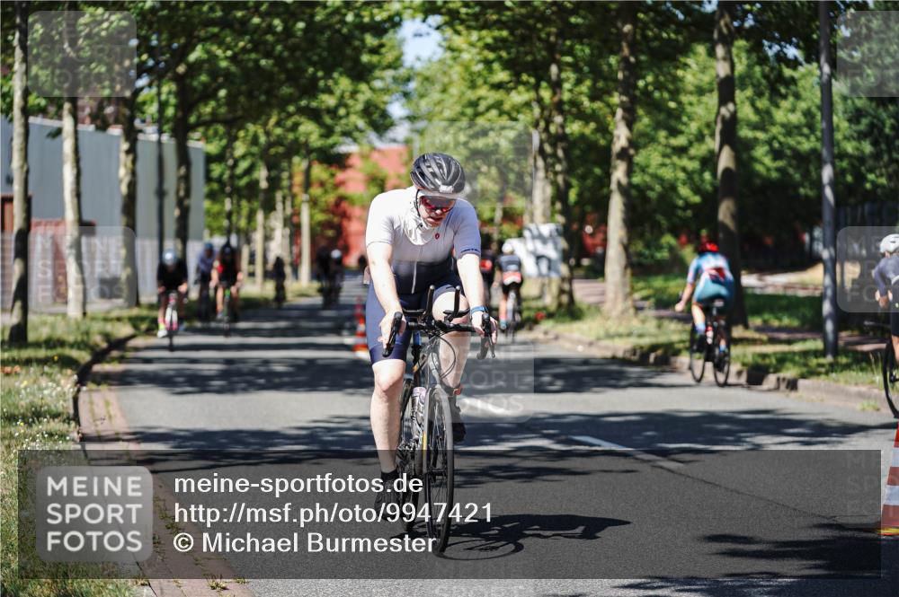 09.08.2026 - GEWOBA Citytriathlon Bremen Michael Burmester http://msf.ph/oto/9947421 09.08.2026 12:20:20 Radfahren 693, 745, 757, 762, 763, 790, 792, 816, 823, 844, 897, 935, 1017, 1020, 1113, 1155 meine-sportfotos.de