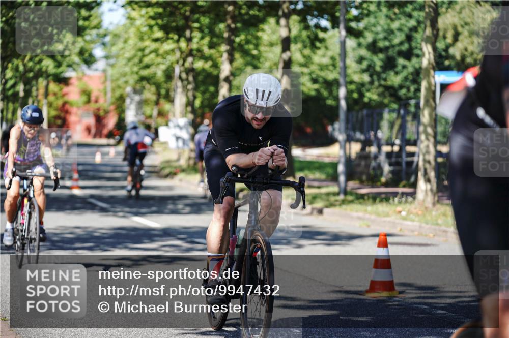 09.08.2026 - GEWOBA Citytriathlon Bremen Michael Burmester http://msf.ph/oto/9947432 09.08.2026 12:20:27 Radfahren 656, 682, 693, 728, 745, 762, 763, 792, 816, 844, 897, 1020, 1155 meine-sportfotos.de