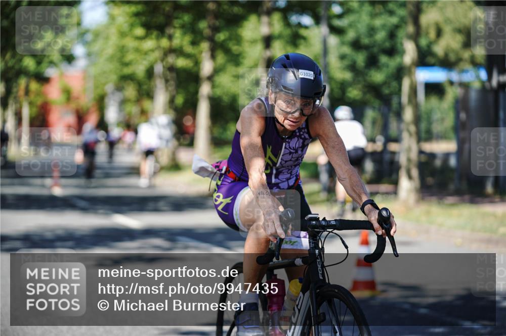 09.08.2026 - GEWOBA Citytriathlon Bremen Michael Burmester http://msf.ph/oto/9947435 09.08.2026 12:20:28 Radfahren 566, 656, 682, 693, 728, 745, 762, 763, 792, 816, 844, 897, 1020, 1155 meine-sportfotos.de