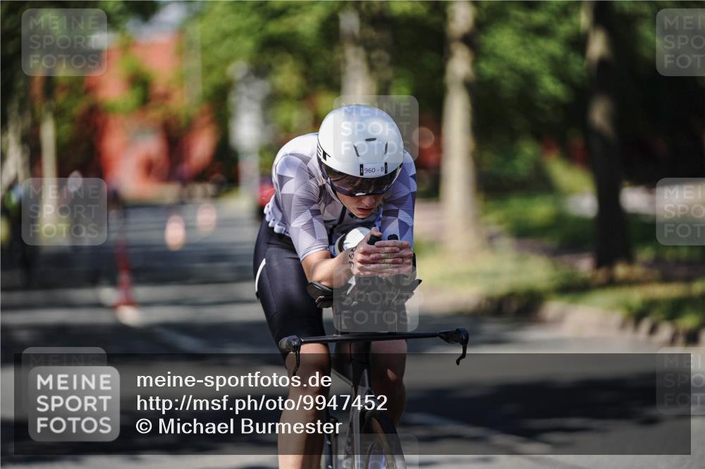 09.08.2026 - GEWOBA Citytriathlon Bremen Michael Burmester http://msf.ph/oto/9947452 09.08.2026 12:20:50 Radfahren 678, 773, 889, 911, 931, 960 meine-sportfotos.de