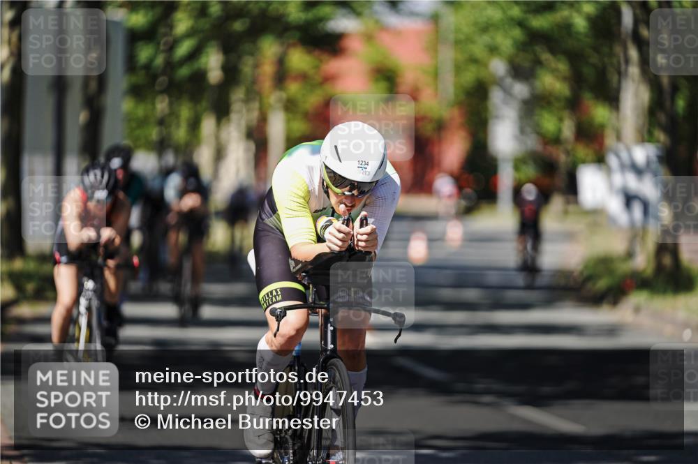 09.08.2026 - GEWOBA Citytriathlon Bremen Michael Burmester http://msf.ph/oto/9947453 09.08.2026 12:20:54 Radfahren 560, 562, 639, 668, 678, 773, 889, 911, 912, 960, 968, 979, 1110 meine-sportfotos.de
