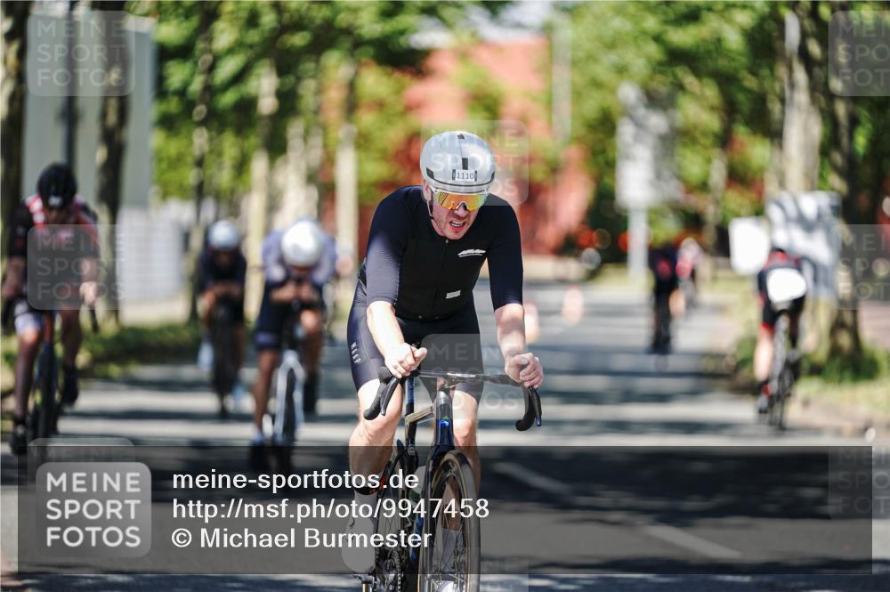 09.08.2026 - GEWOBA Citytriathlon Bremen Michael Burmester http://msf.ph/oto/9947458 09.08.2026 12:20:57 Radfahren 560, 562, 637, 639, 668, 678, 773, 889, 911, 912, 960, 968, 979, 1110 meine-sportfotos.de