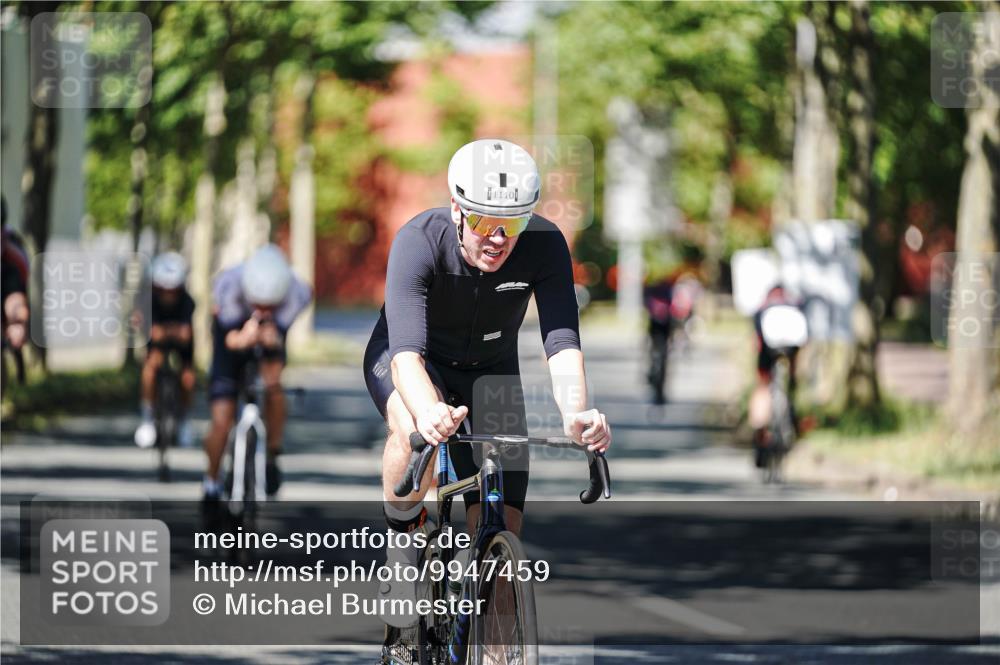 09.08.2026 - GEWOBA Citytriathlon Bremen Michael Burmester http://msf.ph/oto/9947459 09.08.2026 12:20:57 Radfahren 560, 562, 637, 639, 668, 678, 773, 889, 911, 912, 960, 968, 979, 1110 meine-sportfotos.de