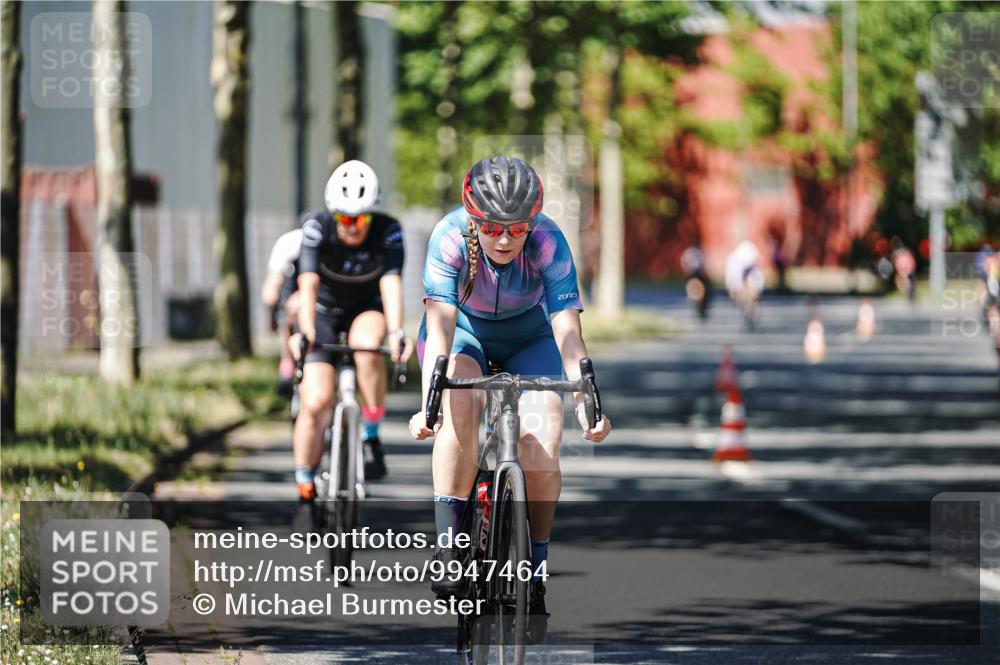 09.08.2026 - GEWOBA Citytriathlon Bremen Michael Burmester http://msf.ph/oto/9947464 09.08.2026 12:21:01 Radfahren 560, 562, 628, 637, 639, 668, 678, 889, 911, 912, 960, 968, 979, 1110 meine-sportfotos.de