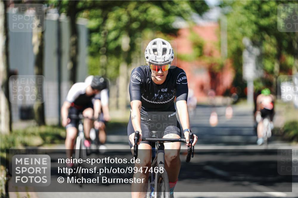 09.08.2026 - GEWOBA Citytriathlon Bremen Michael Burmester http://msf.ph/oto/9947468 09.08.2026 12:21:02 Radfahren 560, 562, 628, 637, 639, 644, 668, 678, 889, 911, 912, 960, 968, 979, 1110 meine-sportfotos.de