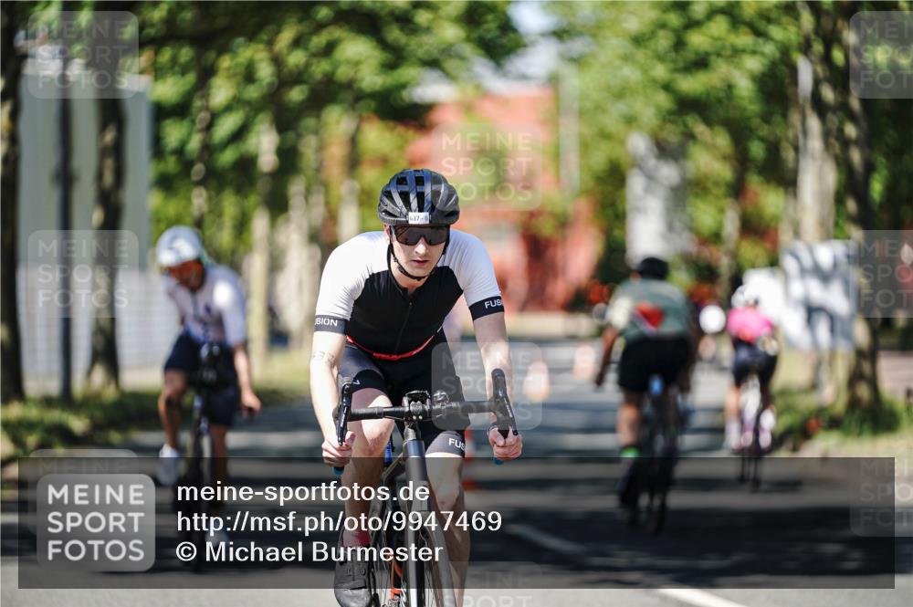 09.08.2026 - GEWOBA Citytriathlon Bremen Michael Burmester http://msf.ph/oto/9947469 09.08.2026 12:21:03 Radfahren 560, 562, 628, 637, 639, 644, 668, 678, 889, 911, 912, 968, 979, 1110 meine-sportfotos.de