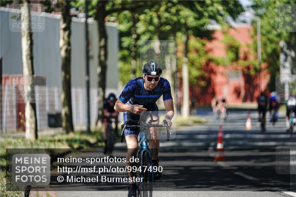 09.08.2026 - GEWOBA Citytriathlon Bremen Michael Burmester http://msf.ph/oto/9947490 09.08.2026 12:21:34 Radfahren 596, 667, 737, 902, 1111 meine-sportfotos.de
