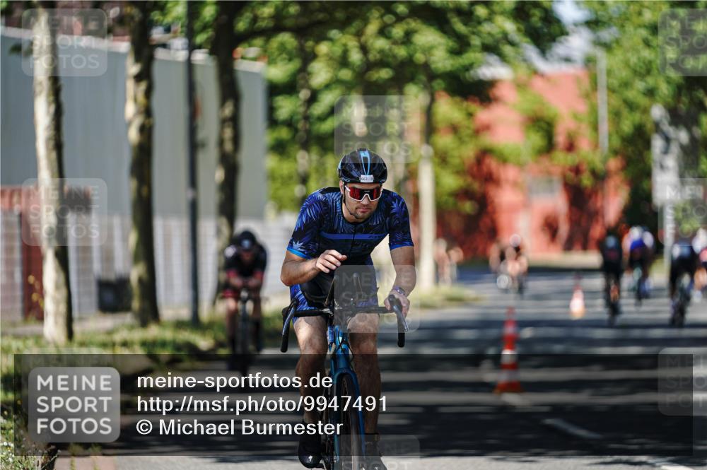 09.08.2026 - GEWOBA Citytriathlon Bremen Michael Burmester http://msf.ph/oto/9947491 09.08.2026 12:21:34 Radfahren 596, 667, 737, 902, 1111 meine-sportfotos.de