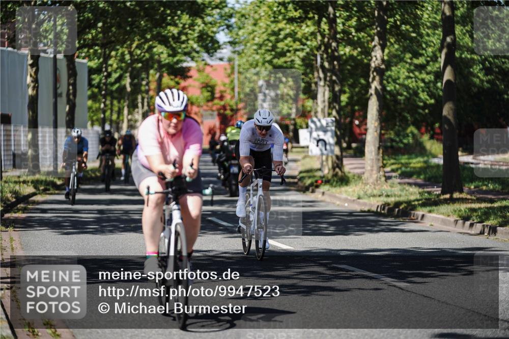 09.08.2026 - GEWOBA Citytriathlon Bremen Michael Burmester http://msf.ph/oto/9947523 09.08.2026 12:22:03 Radfahren 541, 559, 571, 604, 623, 626, 687, 695, 759, 876, 896, 953, 1102, 1114, 1139, 1156 meine-sportfotos.de