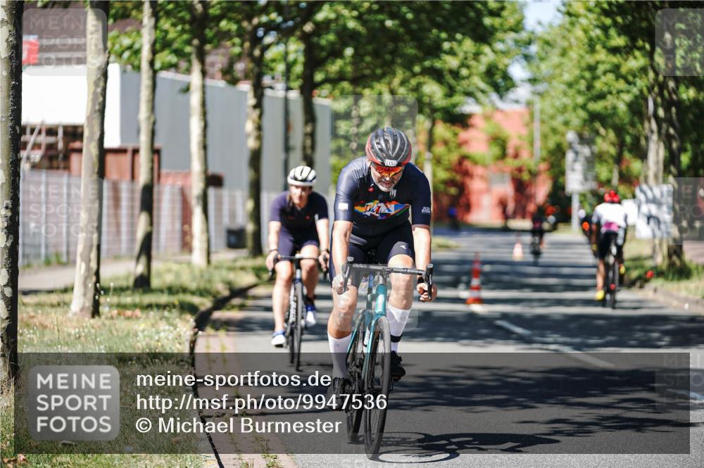 09.08.2026 - GEWOBA Citytriathlon Bremen Michael Burmester http://msf.ph/oto/9947536 09.08.2026 12:22:11 Radfahren 541, 559, 571, 623, 687, 694, 695, 896, 953, 954, 1102, 1114, 1139, 1154 meine-sportfotos.de