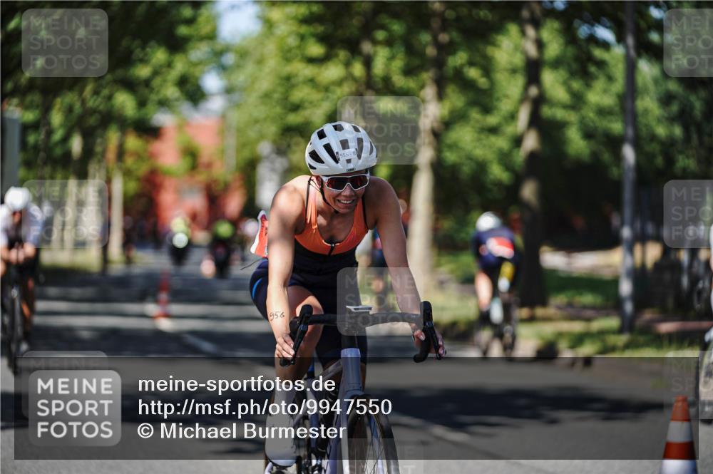09.08.2026 - GEWOBA Citytriathlon Bremen Michael Burmester http://msf.ph/oto/9947550 09.08.2026 12:22:35 Radfahren 681, 696, 787, 805, 945, 956 meine-sportfotos.de