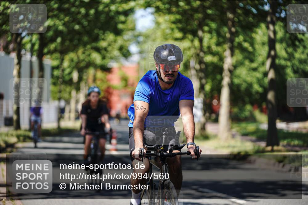 09.08.2026 - GEWOBA Citytriathlon Bremen Michael Burmester http://msf.ph/oto/9947560 09.08.2026 12:22:43 Radfahren 664, 681, 787, 800, 805, 945, 956, 1108 meine-sportfotos.de