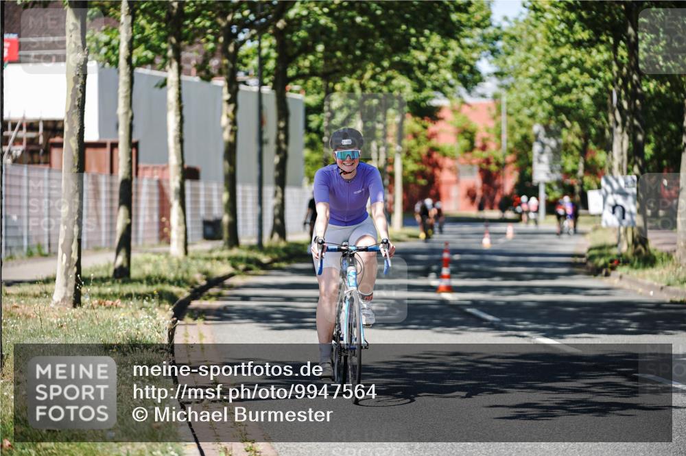 09.08.2026 - GEWOBA Citytriathlon Bremen Michael Burmester http://msf.ph/oto/9947564 09.08.2026 12:22:46 Radfahren 664, 681, 787, 800, 805, 945, 956, 1012, 1108 meine-sportfotos.de