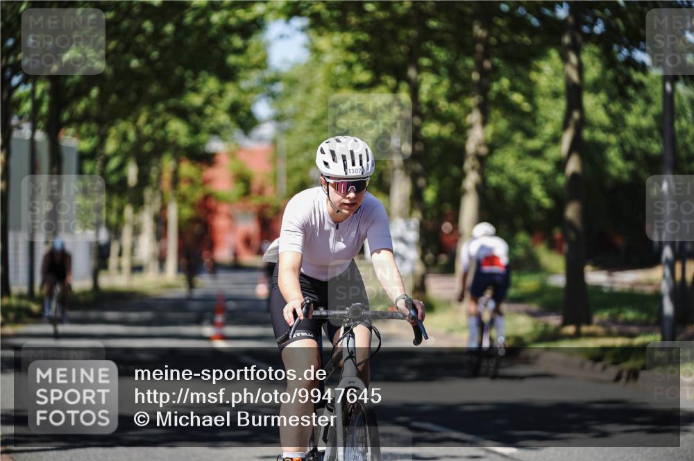 09.08.2026 - GEWOBA Citytriathlon Bremen Michael Burmester http://msf.ph/oto/9947645 09.08.2026 12:23:45 Radfahren 701, 705, 890, 1107 meine-sportfotos.de