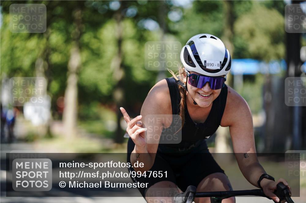 09.08.2026 - GEWOBA Citytriathlon Bremen Michael Burmester http://msf.ph/oto/9947651 09.08.2026 12:23:49 Radfahren 570, 705, 890, 1107 meine-sportfotos.de