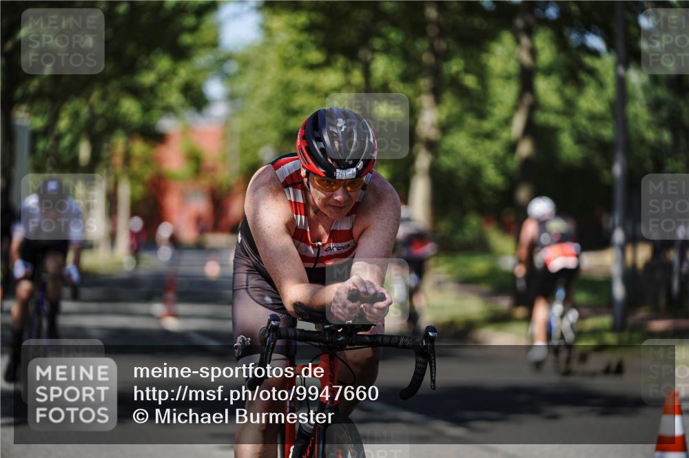 09.08.2026 - GEWOBA Citytriathlon Bremen Michael Burmester http://msf.ph/oto/9947660 09.08.2026 12:23:56 Radfahren 570, 585, 705, 761, 887, 890, 891, 1107, 1124, 1159 meine-sportfotos.de