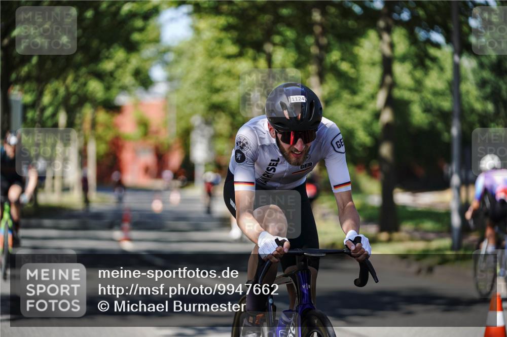 09.08.2026 - GEWOBA Citytriathlon Bremen Michael Burmester http://msf.ph/oto/9947662 09.08.2026 12:23:57 Radfahren 570, 585, 705, 761, 887, 890, 891, 1105, 1107, 1124, 1159 meine-sportfotos.de