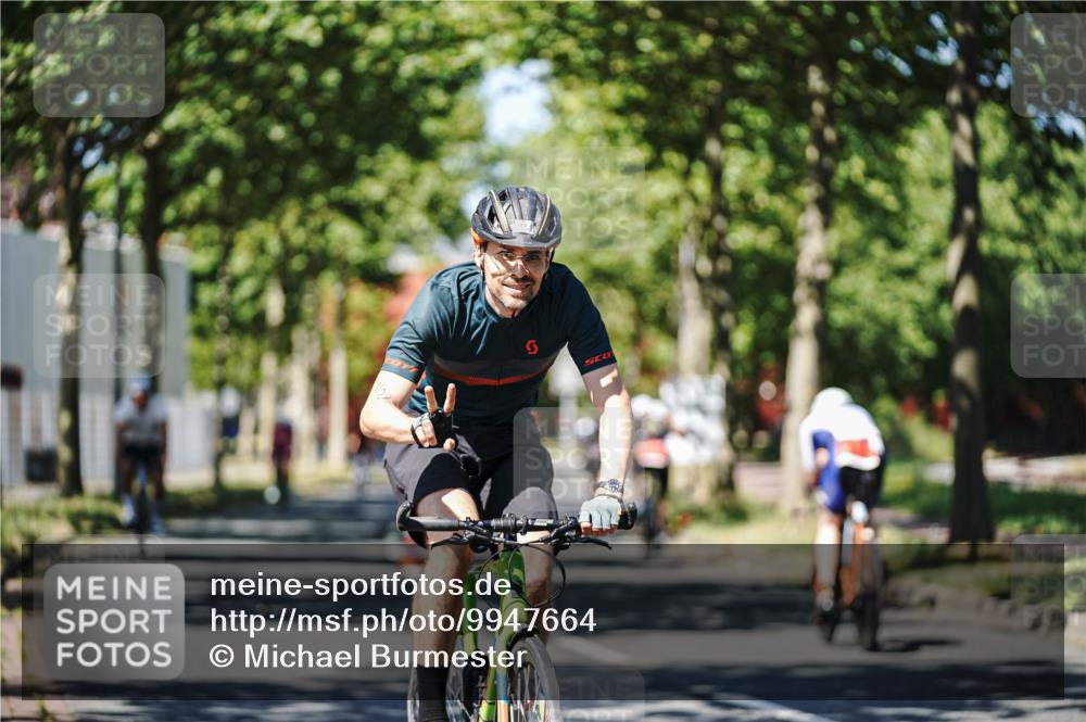 09.08.2026 - GEWOBA Citytriathlon Bremen Michael Burmester http://msf.ph/oto/9947664 09.08.2026 12:23:58 Radfahren 570, 585, 761, 887, 890, 891, 1105, 1107, 1124, 1159 meine-sportfotos.de