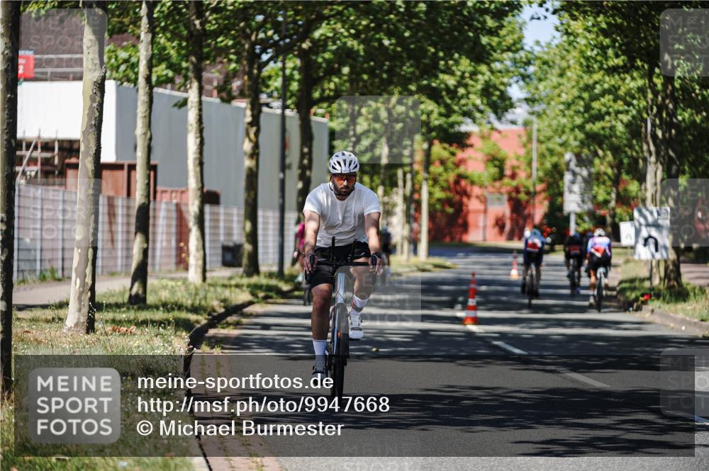 09.08.2026 - GEWOBA Citytriathlon Bremen Michael Burmester http://msf.ph/oto/9947668 09.08.2026 12:24:00 Radfahren 570, 585, 761, 887, 891, 1105, 1124, 1159 meine-sportfotos.de