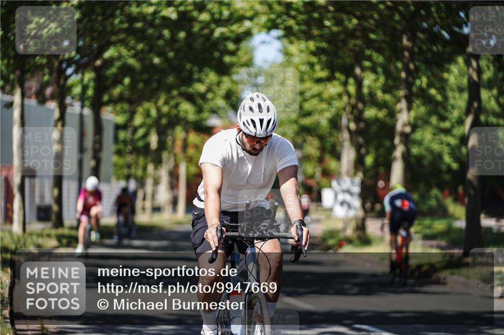 09.08.2026 - GEWOBA Citytriathlon Bremen Michael Burmester http://msf.ph/oto/9947669 09.08.2026 12:24:01 Radfahren 570, 585, 761, 887, 891, 1105, 1124, 1159 meine-sportfotos.de