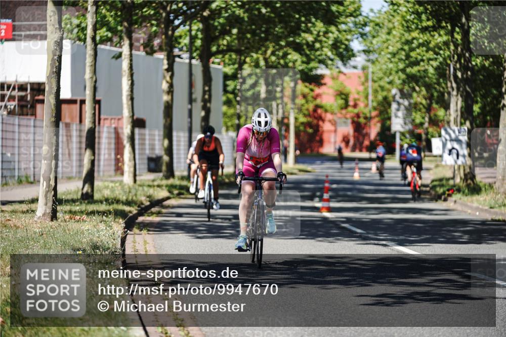 09.08.2026 - GEWOBA Citytriathlon Bremen Michael Burmester http://msf.ph/oto/9947670 09.08.2026 12:24:03 Radfahren 570, 585, 761, 887, 891, 1105, 1124, 1159 meine-sportfotos.de
