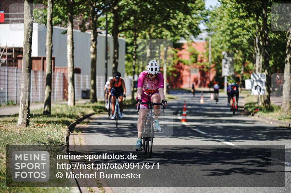 09.08.2026 - GEWOBA Citytriathlon Bremen Michael Burmester http://msf.ph/oto/9947671 09.08.2026 12:24:03 Radfahren 570, 585, 761, 887, 891, 1105, 1124, 1159 meine-sportfotos.de