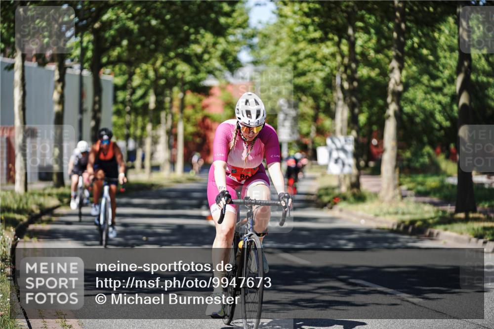 09.08.2026 - GEWOBA Citytriathlon Bremen Michael Burmester http://msf.ph/oto/9947673 09.08.2026 12:24:04 Radfahren 570, 585, 761, 887, 891, 1105, 1124, 1159 meine-sportfotos.de