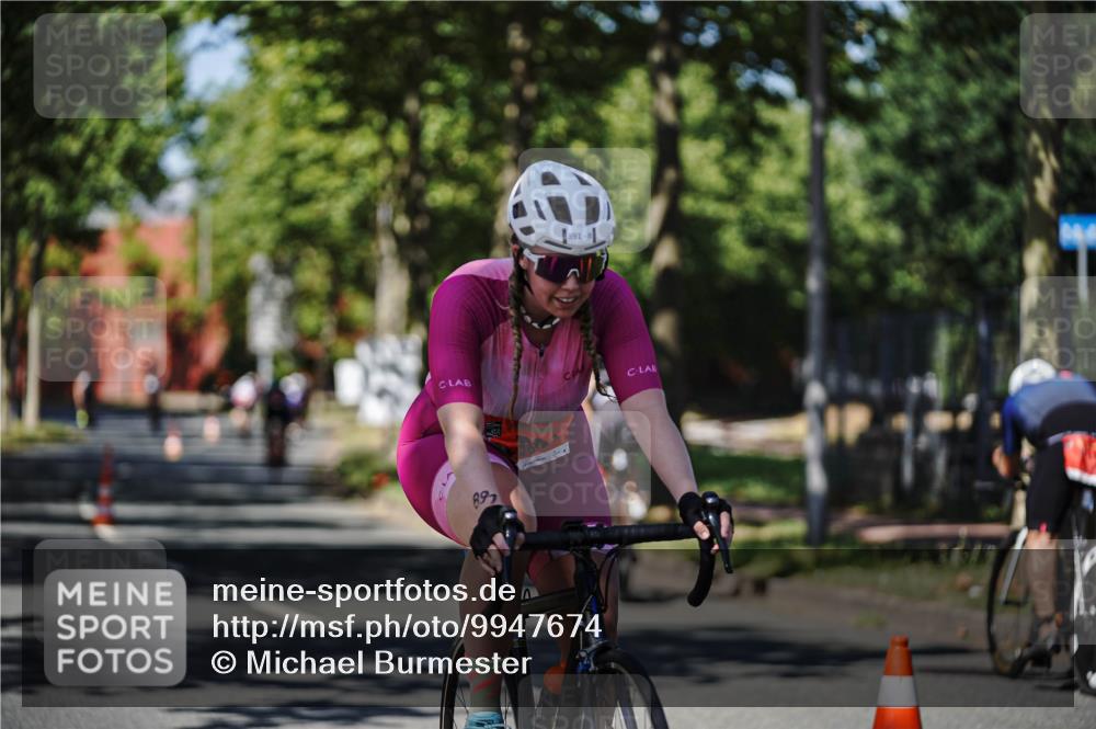 09.08.2026 - GEWOBA Citytriathlon Bremen Michael Burmester http://msf.ph/oto/9947674 09.08.2026 12:24:04 Radfahren 570, 585, 761, 887, 891, 1105, 1124, 1159 meine-sportfotos.de