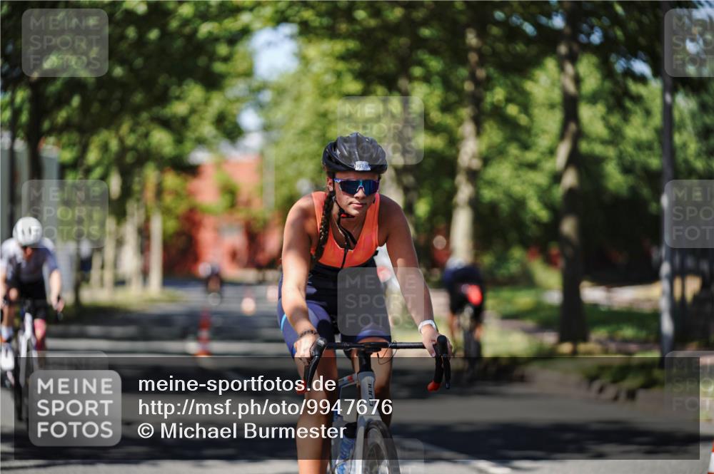 09.08.2026 - GEWOBA Citytriathlon Bremen Michael Burmester http://msf.ph/oto/9947676 09.08.2026 12:24:05 Radfahren 570, 585, 761, 887, 891, 1105, 1124, 1159 meine-sportfotos.de