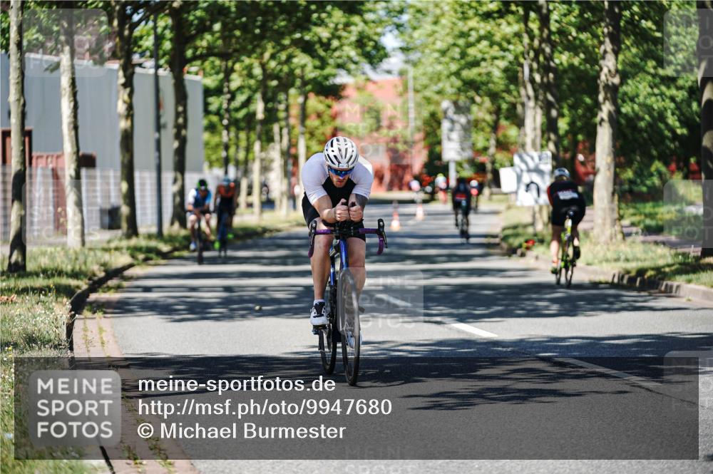 09.08.2026 - GEWOBA Citytriathlon Bremen Michael Burmester http://msf.ph/oto/9947680 09.08.2026 12:24:13 Radfahren 546, 586, 870, 887, 891, 1105 meine-sportfotos.de