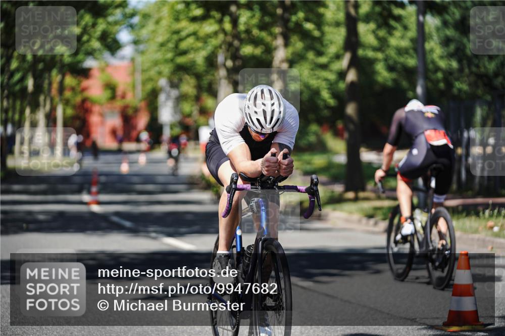 09.08.2026 - GEWOBA Citytriathlon Bremen Michael Burmester http://msf.ph/oto/9947682 09.08.2026 12:24:14 Radfahren 546, 586, 870, 887, 891, 1105 meine-sportfotos.de